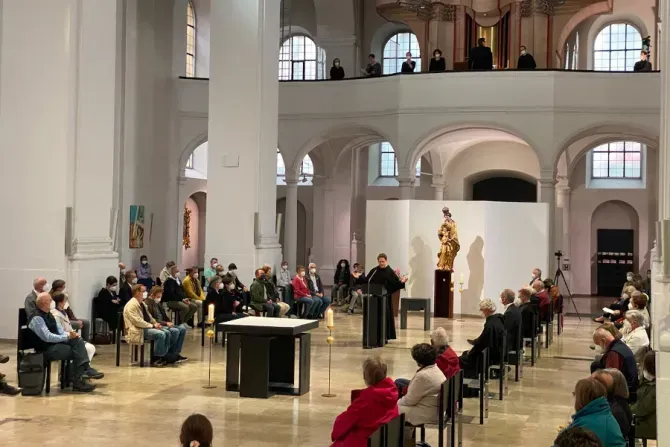 Un service de bénédiction à l'église catholique St. Augustin à Würzburg, en Allemagne, pour les couples, y compris ceux du même sexe, le 10 mai 2021. | Gehrig/CNA Deutsch. / 