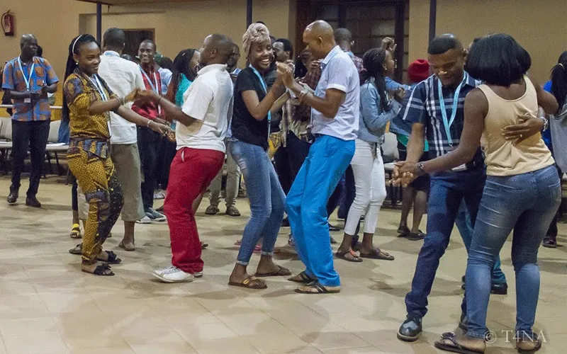 Les participants au forum de neuf jours de la formation " Ensemble pour une nouvelle Afrique " qui s'est terminée le dimanche 5 janvier 2020. Together for a New Africa