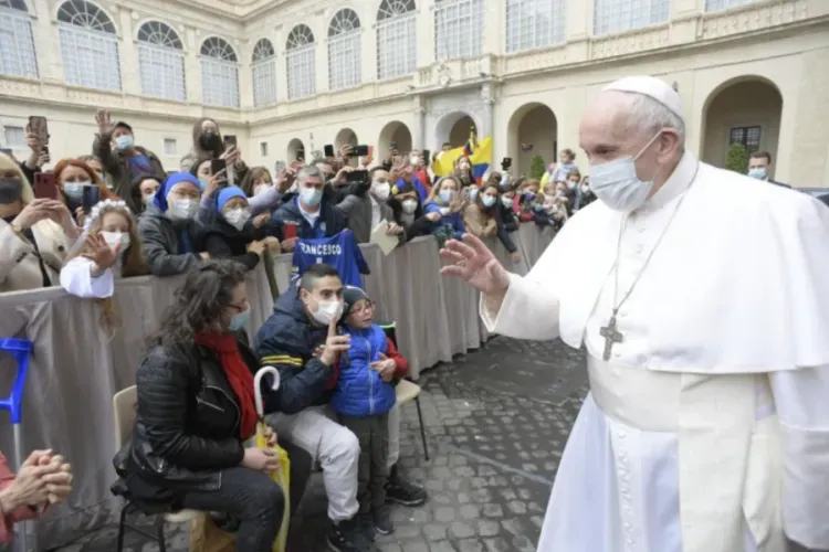 L'audience générale du Pape François dans la cour San Damaso du Palais Apostolique, le 19 mai 2021 / Vatican Media.