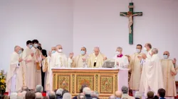 Le pape François célèbre la messe sur le campus de Rome de l'Université catholique du Sacré-Cœur, le 5 novembre 2021. Daniel Ibáñez/CNA. / 