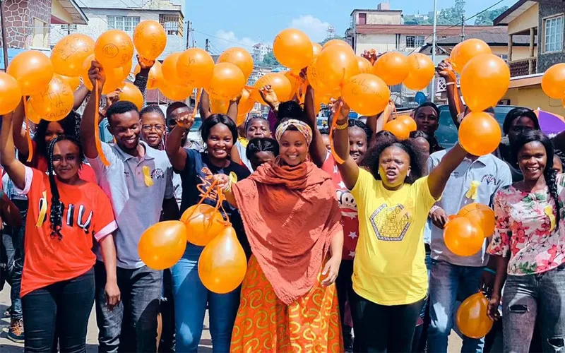 Les membres de la campagne du Ruban Jaune en Sierra Leone. Crédit : Trócaire/Campagne du Ruban Jaune / 