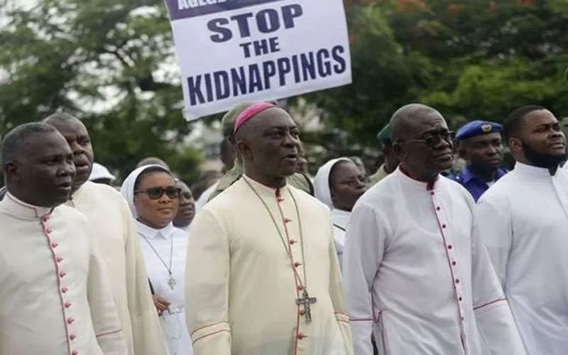 Des responsables d'Eglise au Nigeria manifestent contre les enlèvements de prêtres Domaine Public