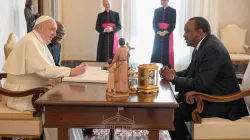 Le président Uhuru Kenyatta s'entretient avec le pape François au Vatican, le vendredi 6 novembre 2020. / ©️Vatican Media