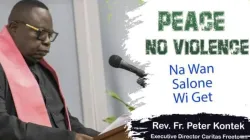 Le père Peter Konteh, directeur exécutif de Caritas Freetown en Sierra Leone. Crédit : Caritas Freetown / 