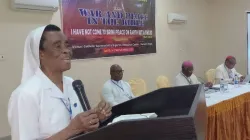 Sœur Teresa Okure, s'adressant aux membres de l'Association biblique catholique du Nigeria (CABAN). Crédit : Nigeria Catholic Network / 