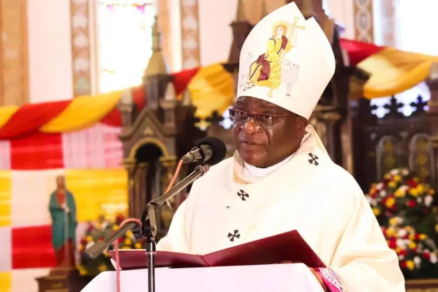 Mgr Paul Ssemogerere s'adressant aux journalistes lors de la 57e Journée mondiale de la communication (JMC) qui s'est tenue à la cathédrale St. Mary's Lubaga de l'archidiocèse de Kampala. Crédit : Uganda Catholics Online