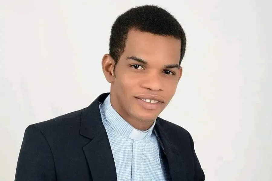 Le père Stanislaus Mbamara libéré le 4 juin 2023 après deux jours de captivité dans le diocèse catholique de Nnewi au Nigeria. Crédit : Diocèse de Nnewi