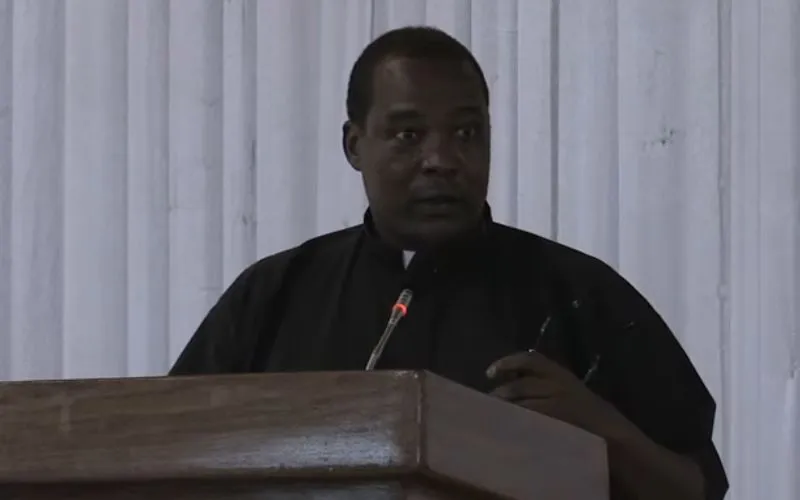 Le secrétaire général de la Conférence épiscopale de Tanzanie (TEC), le père Charles Kitima. Crédit : TEC / 