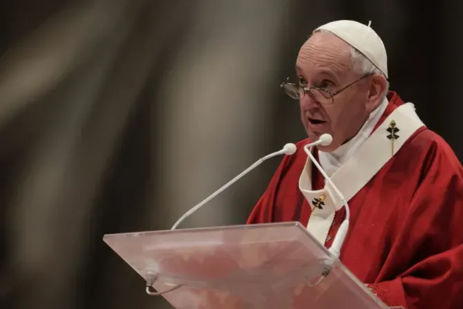 Le pape François célèbre la messe du dimanche de Pentecôte dans la basilique Saint-Pierre, le 23 mai 2021 / EWTN News/Daniel Ibáñez/Vatican Pool