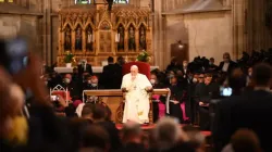 Le pape François s'adresse aux évêques, aux prêtres, aux religieux, aux séminaristes et aux catéchistes dans la cathédrale Saint-Martin de Bratislava, en Slovaquie, le 13 septembre 2021 / Papal trip pool. / 