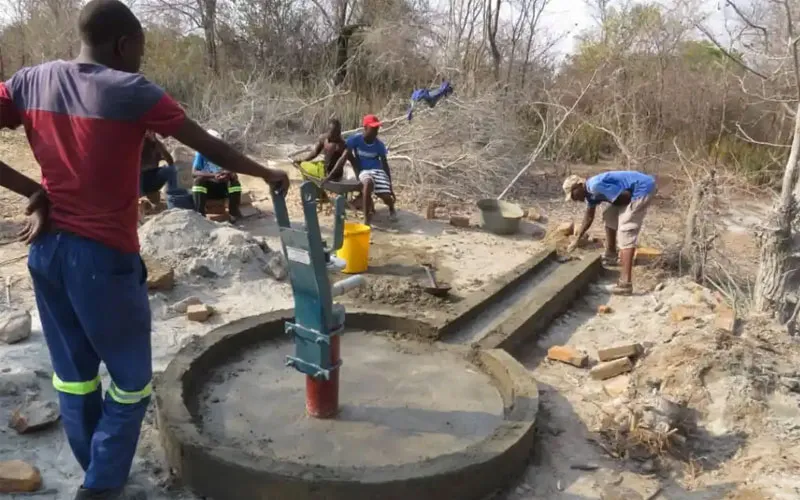 La durabilité du projet est entre les mains de la communauté. Crédit : Catholic Church News Zimbabwe